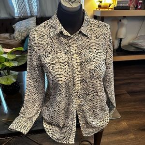 Snake print black & white tones roll up sleeves size petite small by investments